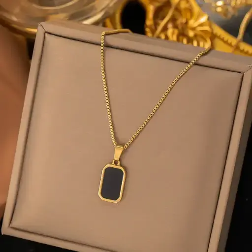 Rectangle Pendant necklace